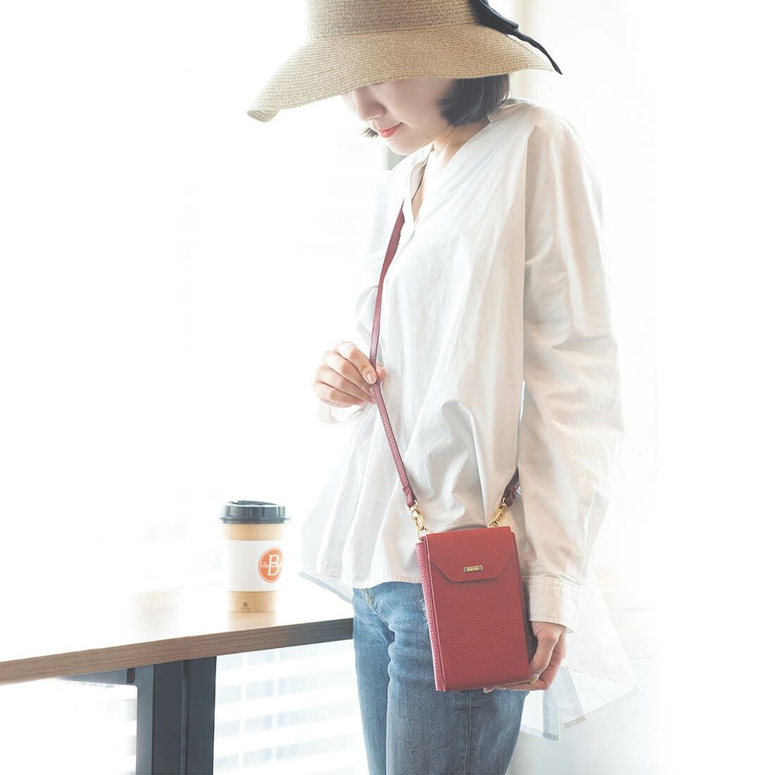 シュリンクレザースマホポシェット<マーシ>
