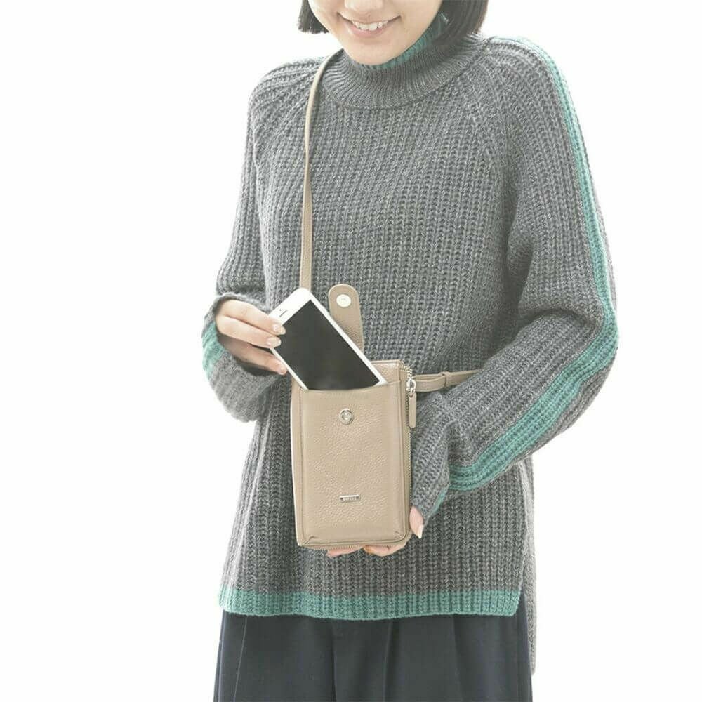 オールウェイズレザーポシェット<ピッコラ>