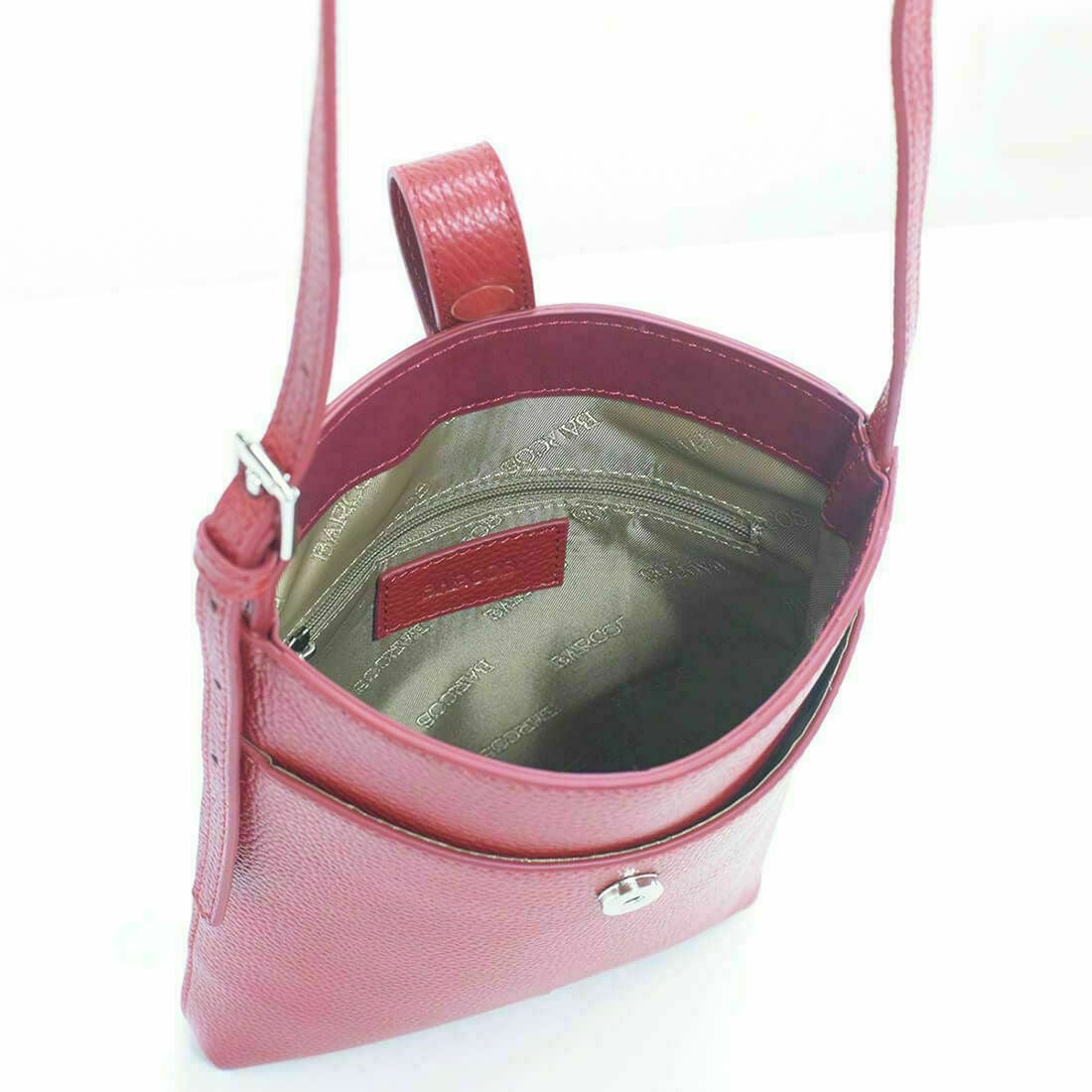 フロントポケット付きレザーポシェット