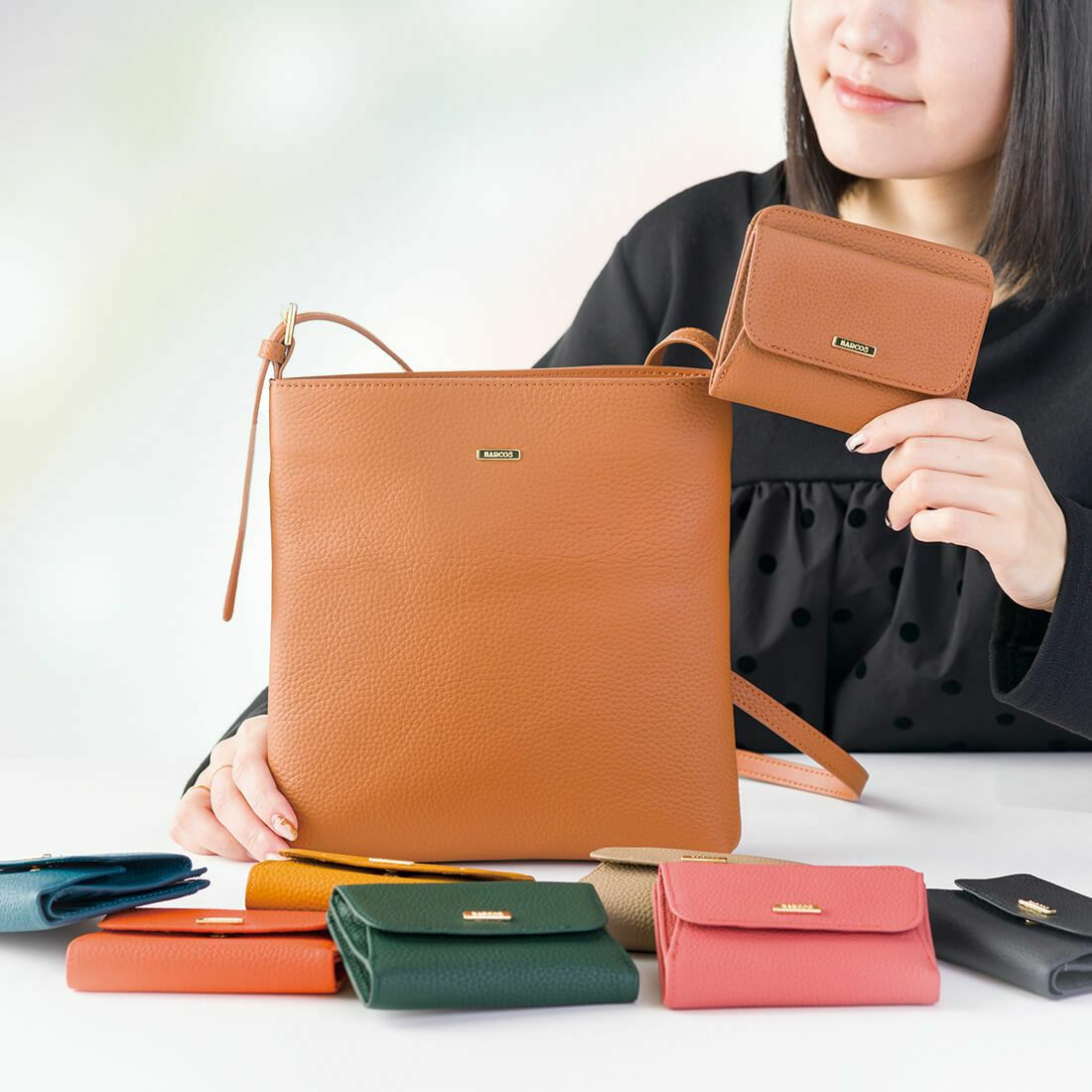 シュリンクレザー折財布&ポシェット<ルーニア>