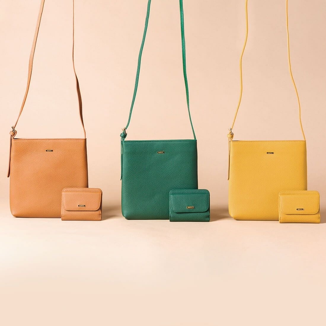 シュリンクレザー折財布&ポシェット<ルーニア>