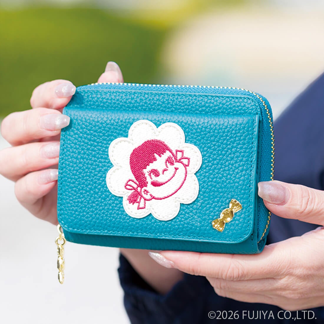 <ミルキーコラボ>アップリケ付き蛇腹式折財布
