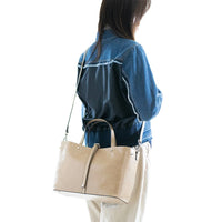 クロコダイル型押しシャイニングレザートート