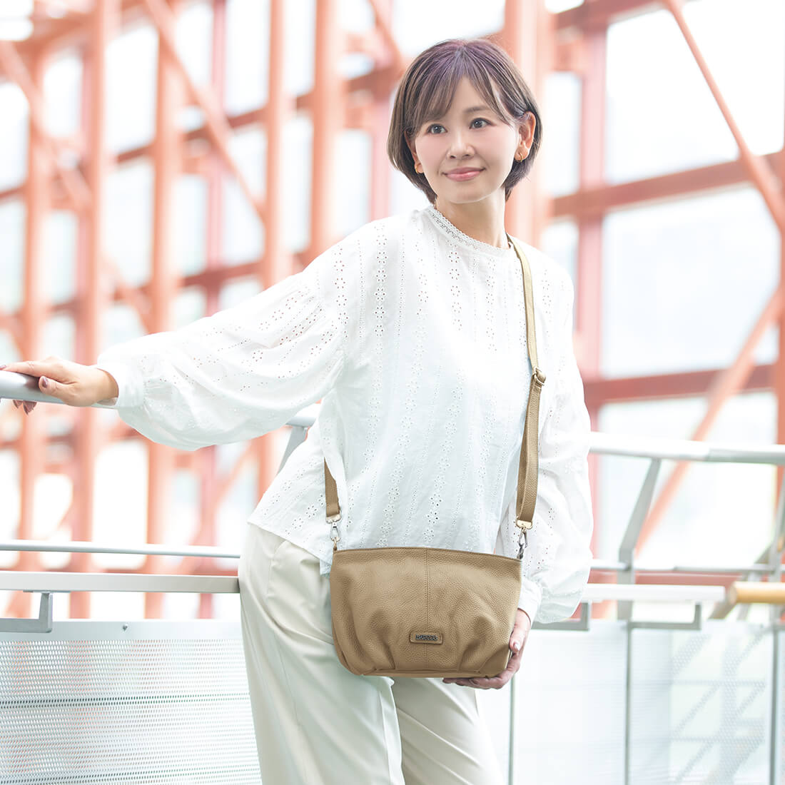 シュリンクレザー2wayプリーツポシェット